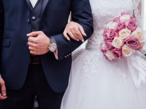Casual Wedding Attire: How to Strike the Perfect Balance